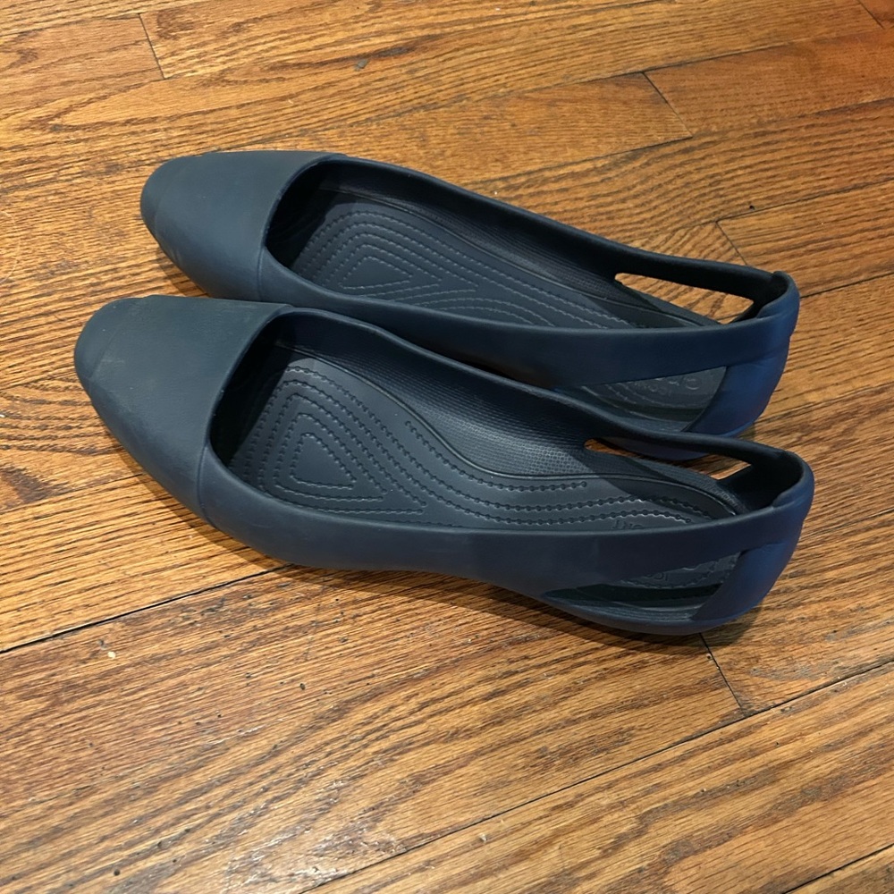 Crocs flats women’s size 9